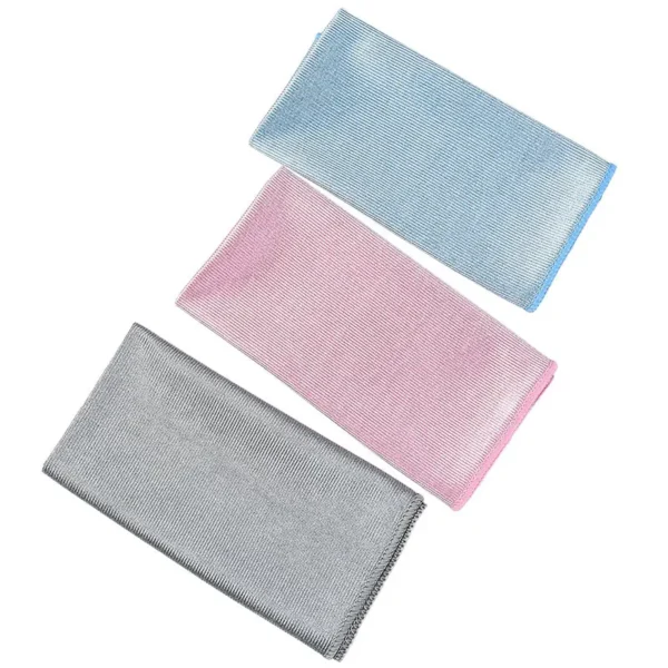 cleaning-stainless-steel-without-chemicals Close-up of high-quality microfiber fabric, lint-free and scratch-free